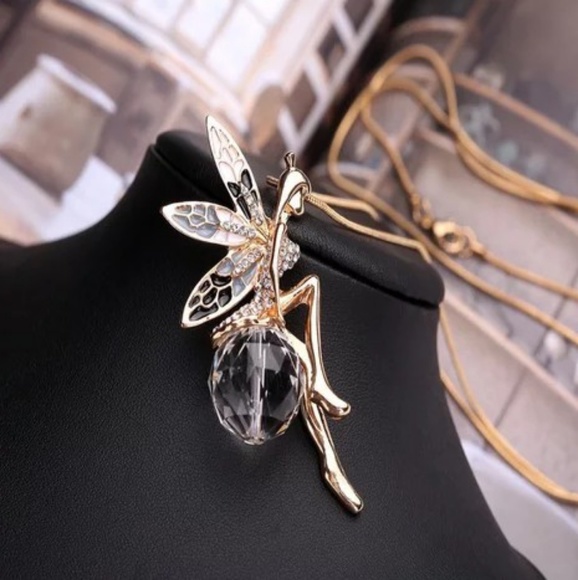 Gorgeous 18" ๐Tinkerbell ๐ Necklace - Picture 3 of 4